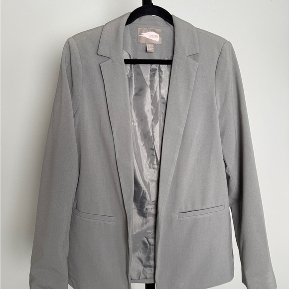 Forever 21 Jackets & Blazers - Forever 21 Contemporary Gray Blazer • Soft Fabric • Size M